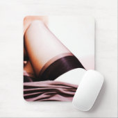 明らかにされるナイロンストッキングの足 マウスパッド (マウス)