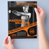 明るいはっきりしたオレンジ色のパーソナルトレーナー写真 チラシ (手)