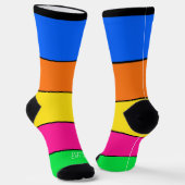明るいはっきりしたモノグラカラフルムストライプのイニシャル ソックス (傾斜あり)