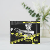 明るいはっきりした黄色のパーソナルトレーナー写真 ポストカード (スタンド正面)