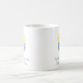 明るいアイデアの電球を持つ男 コーヒーマグカップ (中央)