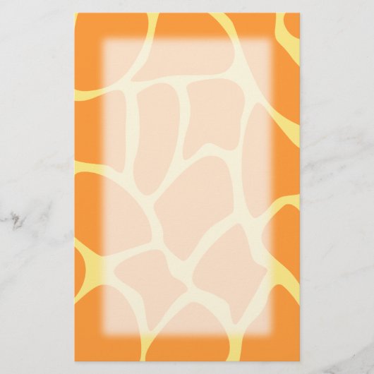 明るいオレンジおよび黄色のキリンのプリントパターン 便箋 (正面)