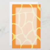 明るいオレンジおよび黄色のキリンのプリントパターン 便箋 (正面/裏面)