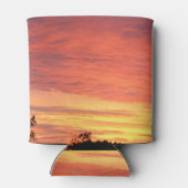 明るいオレンジ白熱［赤熱］光を放つ色の曇りの夕日 缶クーラー (裏面)