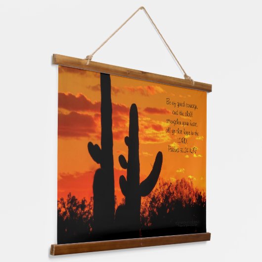 明るいオレンジ色の夕日を持つアリゾナのサグアーロ・カッティ 吊り下げ型タペストリー (傾斜あり)