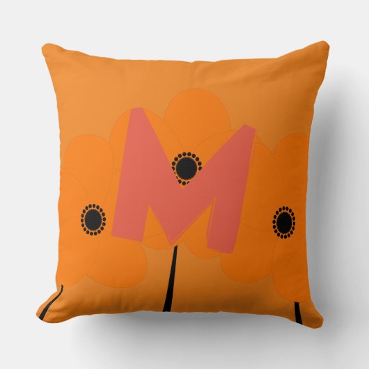 明るいオレンジ色の花モノグラム クッション (正面)