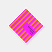 明るいオレンジ色ホットピンクストライプの誕生日21日 スタンダードカクテルナプキン (角)