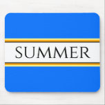 明るいカッコいいブ航海のルーホワイトの夏のストライプ マウスパッド<br><div class="desc">このおもしろい温暖な天気デザインモダンは、デザインの向こう側にSUMMERと明るい青の背景に黒、黄ストライプ色、オレンジ色のピンクのフォントが強調された広い白い中央のの中に上品な黒のを備え書る。自分で作成:このデザインストライプの中心の色と背景色の両方がカスタマイズ、デザインを編集して変更できる。文字もパーソナライズされた可能。</div>