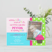 明るいカップケーキ 1歳の誕生日パーティー招待状 招待状 (スタンド正面)