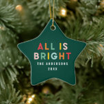 明るいカラフルグリーンおもしろいモダンクリスマスファミリー セラミックオーナメント<br><div class="desc">明るいカラフルグリーンモダンおもしろいクリスマスファミリーはすべて明るいオーナメント</div>