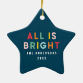 明るいカラフルネイビーモダンブルークリスマスファミリー セラミックオーナメント (裏面)