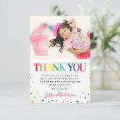 明るいカラフル子供の誕生日写真 サンキューカード (スタンド正面)