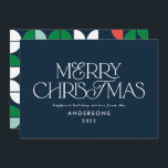 明るいカラフル青のクリスマスの幾何学的スクリプト シーズンカード<br><div class="desc">明るいカラフルおもしろいメリークリスマス幾何学的タイポグラフィスクリプト休日デザイン。赤、緑、ネイビーブルー、ピンクのカラーウェイ。</div>