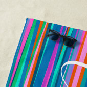 明るいカラフル鮮やかストライプのパーソナライズされた名前 ビーチタオル (インサイチュ)