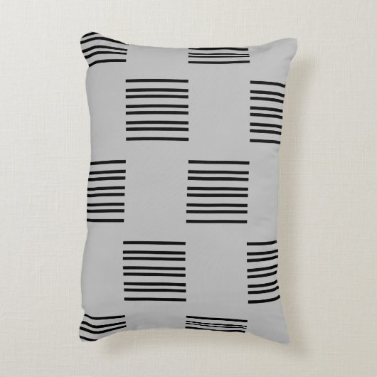 明るいシンプルグレーの黒い線のデザイン アクセントクッション (裏面(縦))