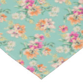明るいスケッチの花柄パターン テーブルクロス (アングル)