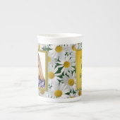 明るいデイジーかわいらし誕生日フォトギフト ボーンチャイナマグカップ (正面)