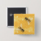 明るいハニカムパターン上のミツバチ 缶バッジ (正面&裏面)