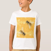 明るいハニカムパターン上のミツバチ Tシャツ (正面)