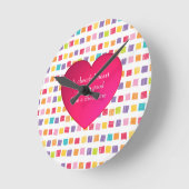 明るいハートカラフルパターン ラウンド壁時計 (傾斜)