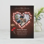 明るいハートフレーム日付の招待カードを保存 セーブザデート (スタンド正面)