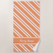 明るいパーソナライズされたオレンジと白のストライプ ビーチタオル (正面)