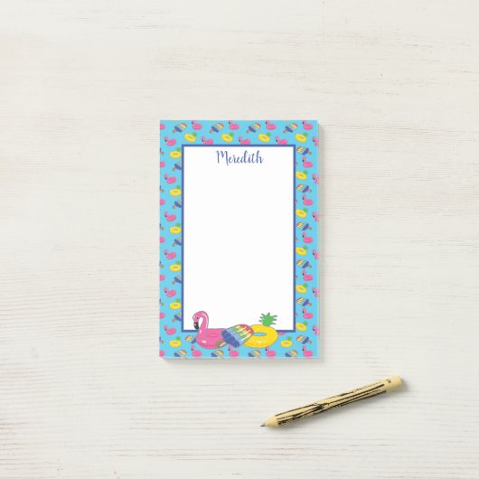 明るいパーソナライズされた青のプール浮きパターン(の模様が)ある出 ポストイット (デスク上)