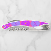 明るいピンクとブルーのアーガイル柄モノグラム ソムリエナイフ (裏面)