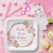 明るいピンクと金ゴールドエレガントの花のSweet sixteen ペーパープレート (パーティー)