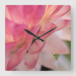 明るいピンクのイチゴ スクエア壁時計