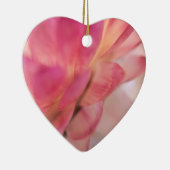 明るいピンクのイチゴ セラミックオーナメント (右)