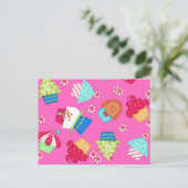 明るいピンクのカップケーキのクリスマスのケータリングのプロモーション シーズンポストカード (スタンド正面)