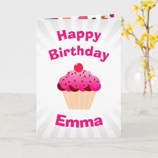 明るいピンクのカップケーキの写真の誕生日 カード (黄色い花)