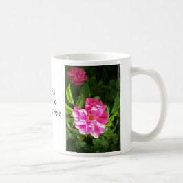 明るいピンクのバラの花柄の写真 コーヒーマグカップ