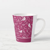 明るいピンクのマーブ冬の白い鳥の花柄 カフェラテマグ (右)