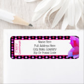 明るいピンクのメリークリスマスポルカドットプリント ラベル (インサイチュ)