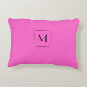 明るいピンク無地の色モノグラム名 アクセントクッション (裏面)