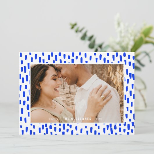 明るいブルーダッシュフォトフレームホリデーカード シーズンカード (スタンド正面)