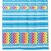 明るいプライドパターンのスカイブルーとホワイトストライプ シャワーカーテン (正面)