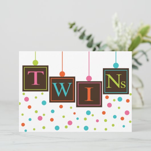 明るいベビーブロックの色ツインズベビーシャワー 招待状 (スタンド正面)