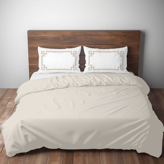 明るいベージュと白いギリシャ語の鍵標準 枕カバー