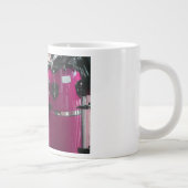 明るいマゼンタのコンガドラム写真。jpg ジャンボコーヒーマグカップ (右)