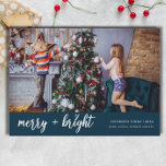 明るいメリークリスマスエレガントの子供の写真 シーズンカード<br><div class="desc">祝はメリー、ソフトブルーのカラーパレットを備えた明るいクリスマスエレガントキッズフォトホリデーカードとシーズン。このエレガントとシンプルデザインは、きれいなタイポグラフィと柔らかい冬の枠で囲まれた中央にあなたの子供の写真を置感じく。心温まるtouchを愛しモダンている家族に最適で、このカードはホリデーシーズンの喜びと明るさを美しく取り込む。共有この永遠の形見で心から祈る！</div>