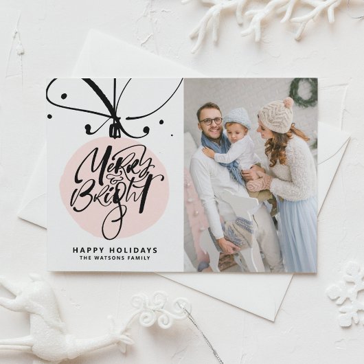 明るいメリーレタリングピンクのオーナメント写真 シーズンカード