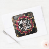 明るいメリーレッドベリーリースクリスマス スクエアシール (封筒)