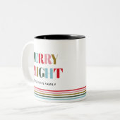 明るいメリーレトロのカラフル家族の贈り物 ツートーンマグカップ (正面左)