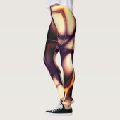 明るいラインの下の焼けベージュのクリームはコードのように見える レギンス (左)