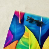 明るいリーフのアートワーク ビーチタオル (インサイチュ)