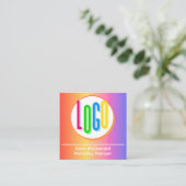 明るいレインボーカラー独自のロゴブランドのプロモーション スクエア名刺 (スタンド正面)