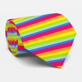 明るいレインボーストライプのカラフルパターン(の模様が)あるネクタイ ネクタイ (ロール)